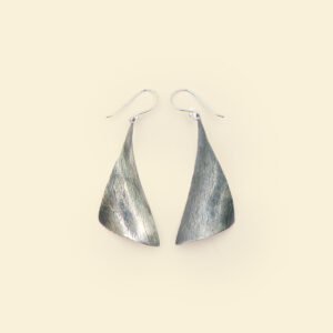 Silver wave triangle chic 4
